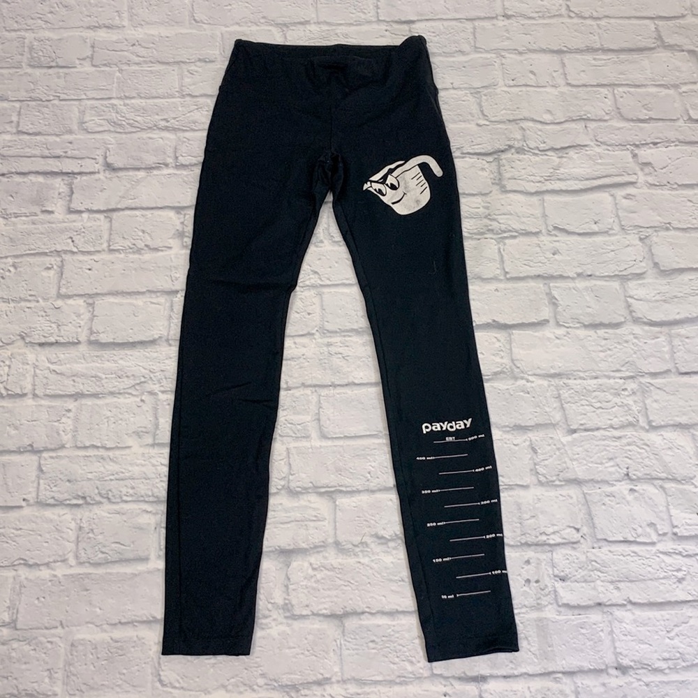 Alo black leggings Crop Payday Measure Cup Size Small Black white